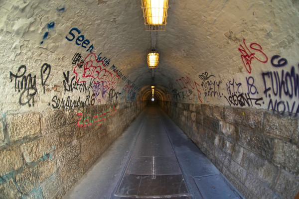 Graffiti tunnel